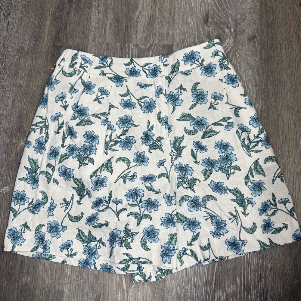 J.Crew Linen Floral Shorts – Size Medium